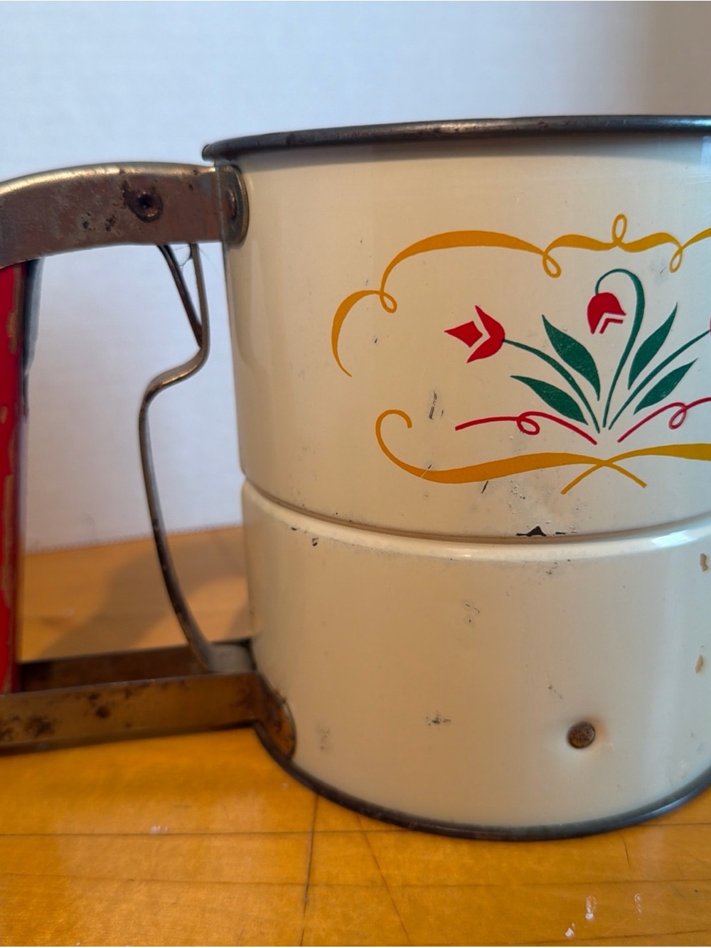 Antique flour sifter. Works.